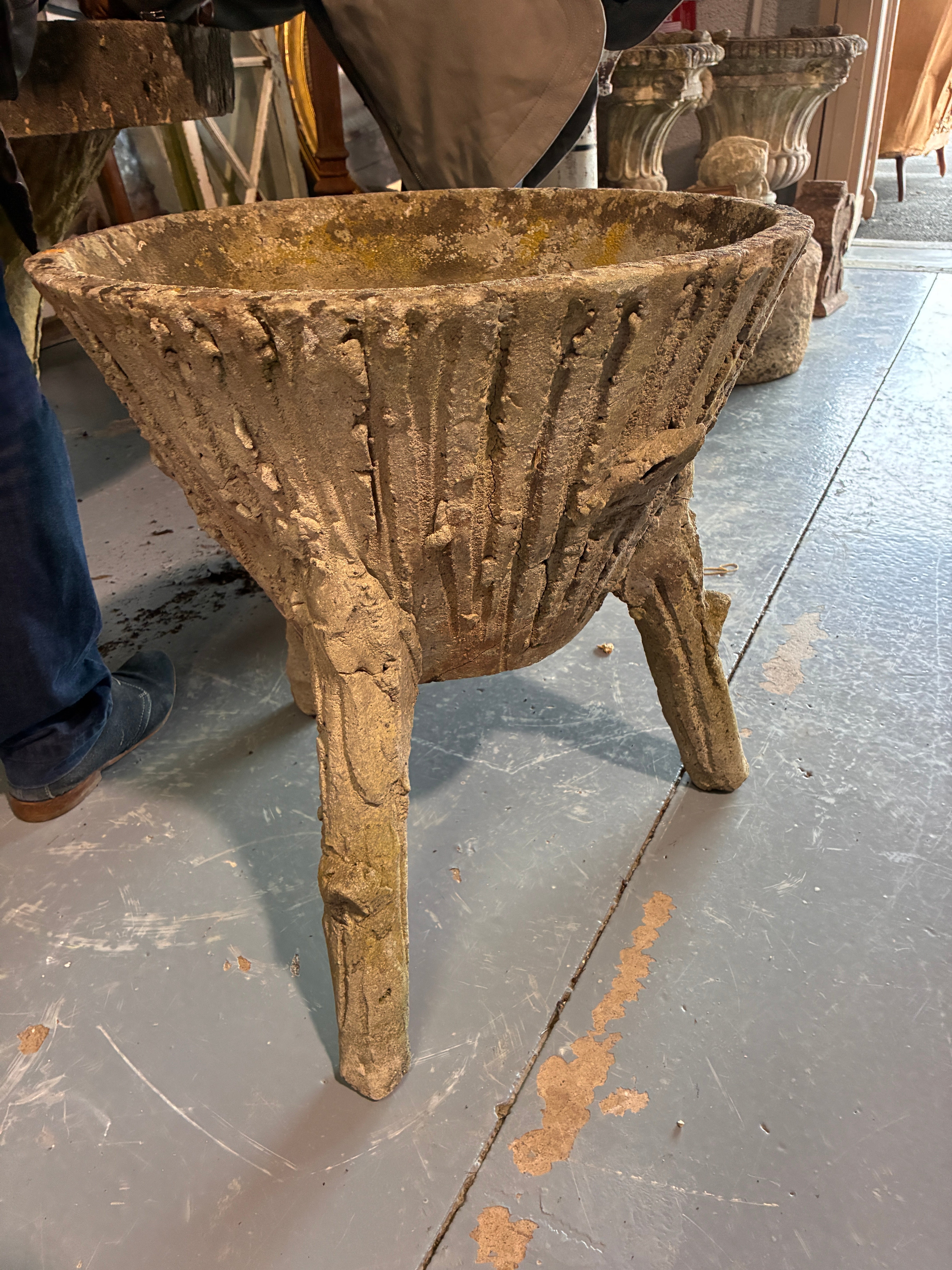 Faux Bois Planter 22x23