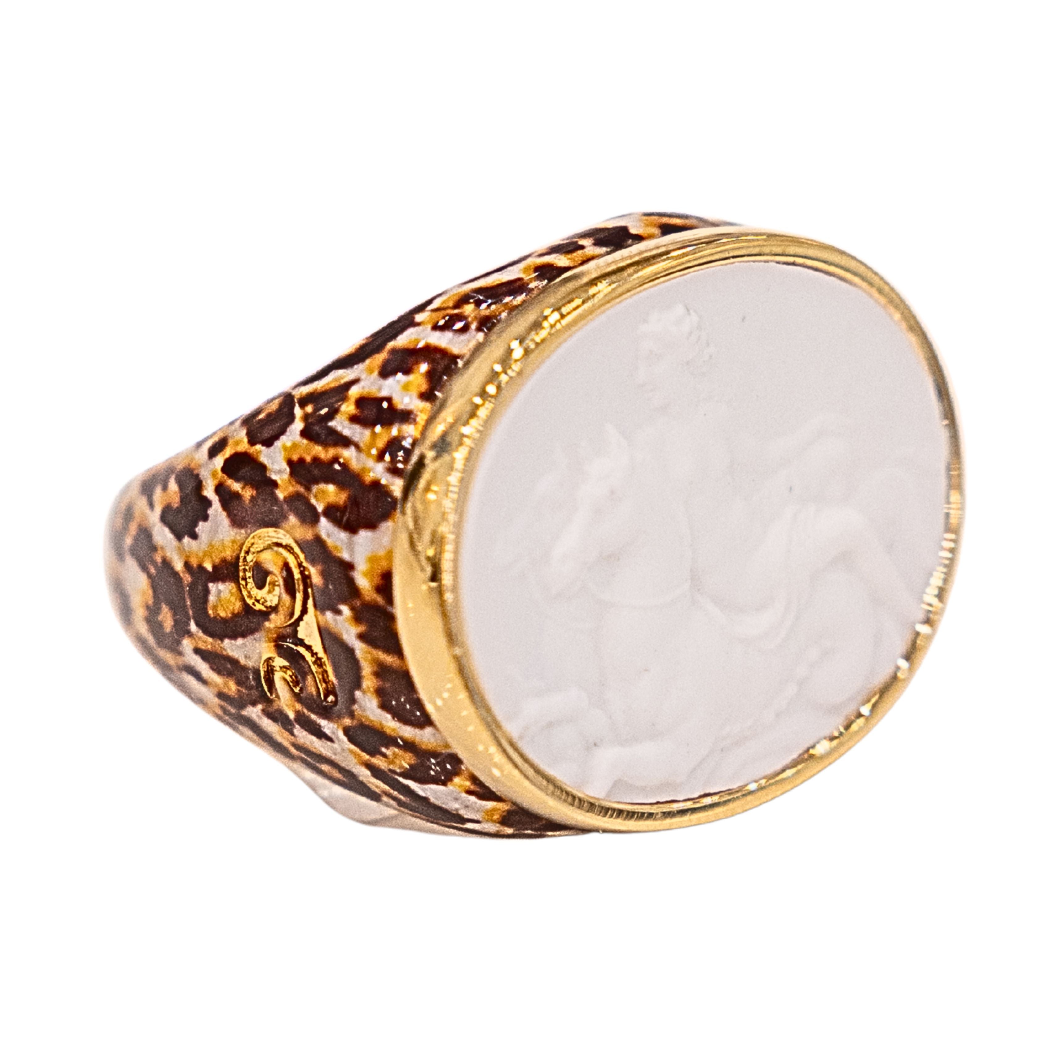 White Venere Marina Jaguar Ring Med