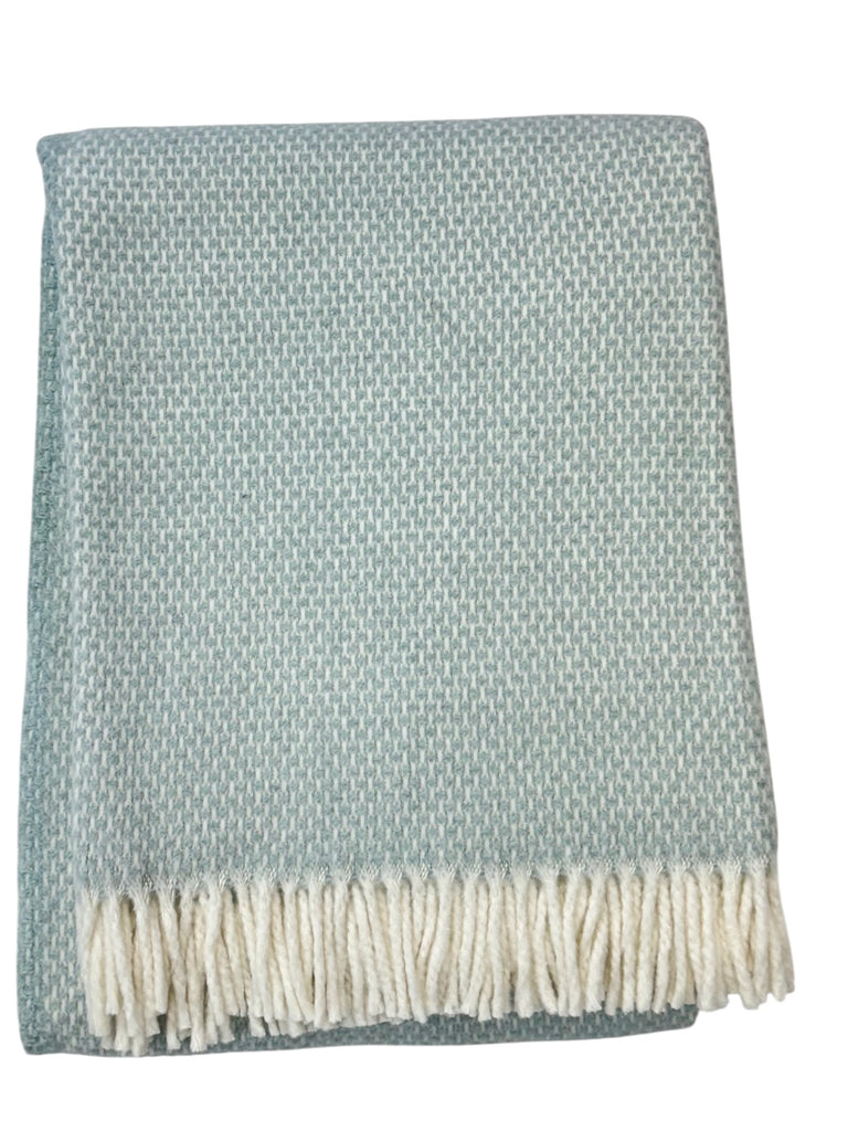 Sky Grain of Rice Throw