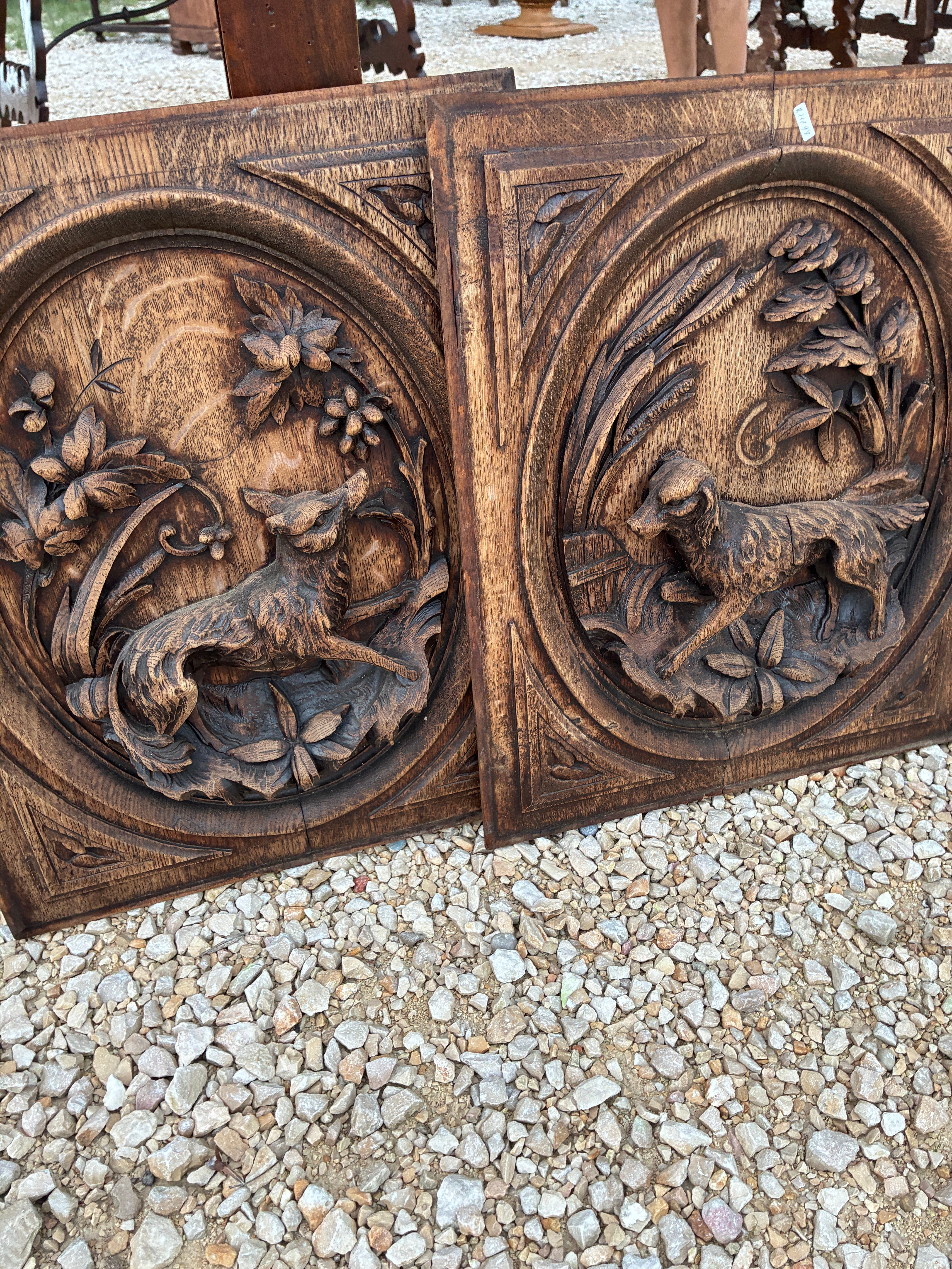 Dog & Hound Motif Oak Plaque