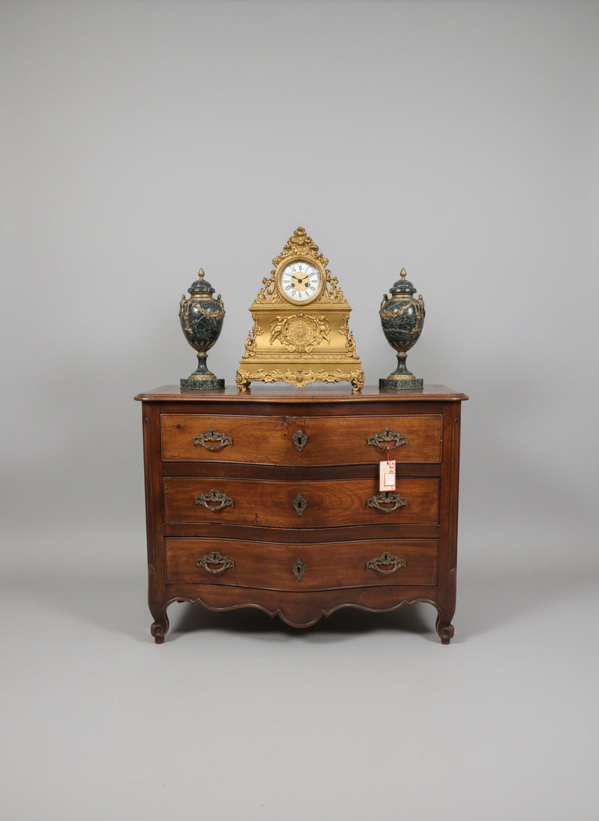 18th Walnut Bombee Commode with 3 drawers