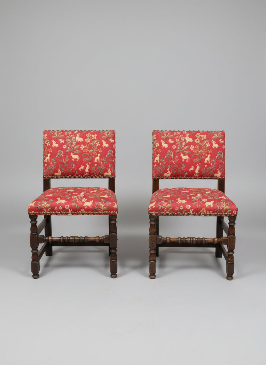 Set of 2 Chairs with Turned Legs & Rabbit print