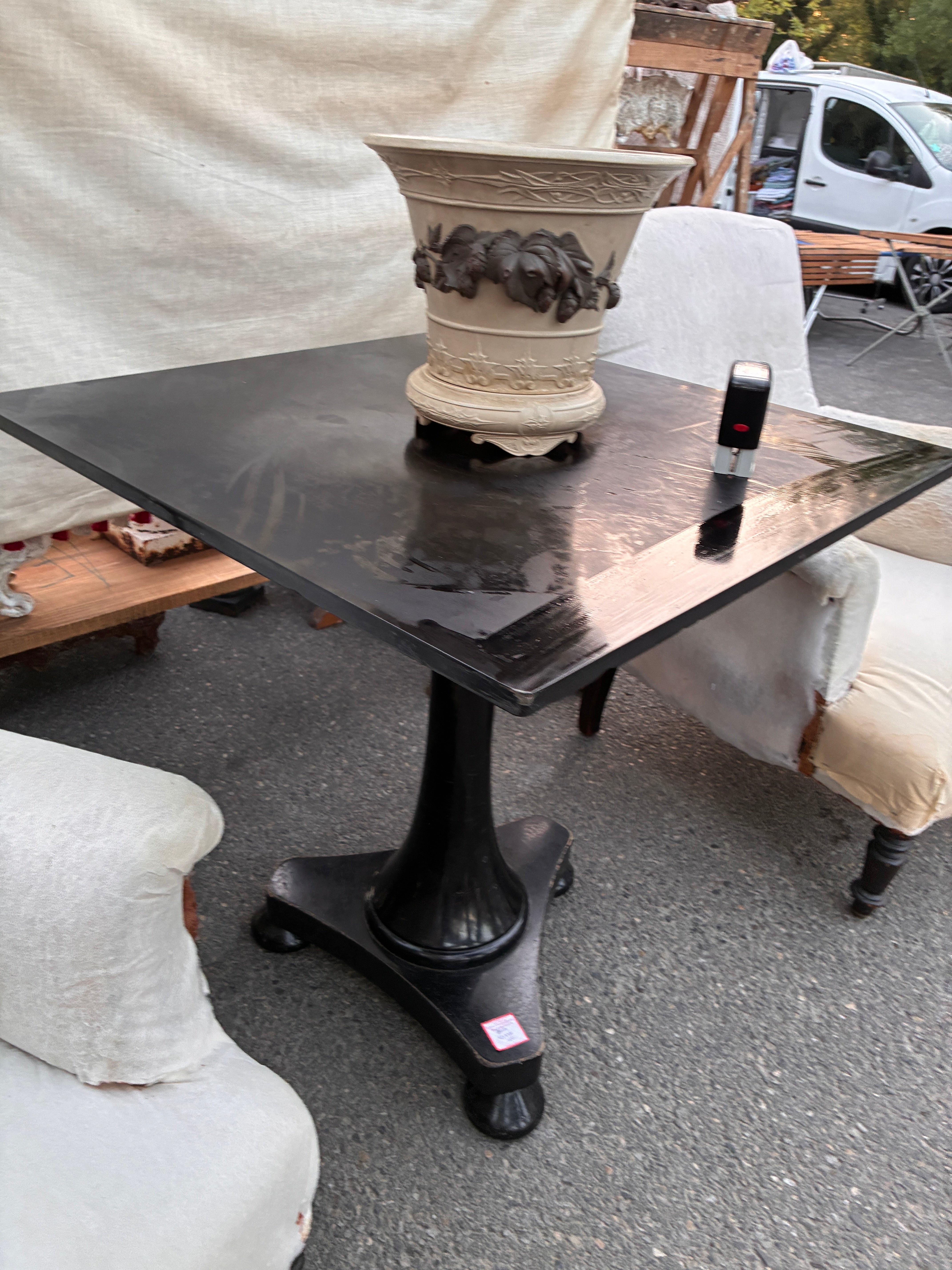 Black Jacques Garcia Table