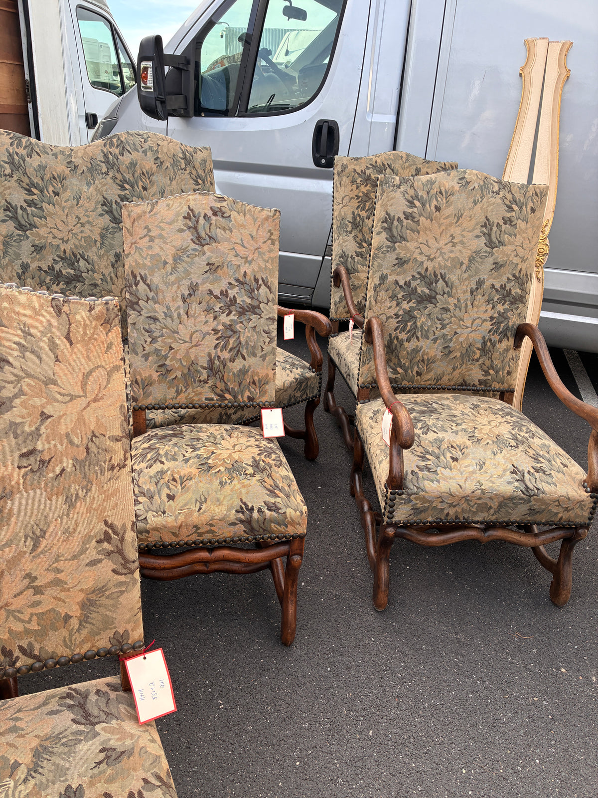 Set of 6 Mouton Leg Chairs with Camel Backs