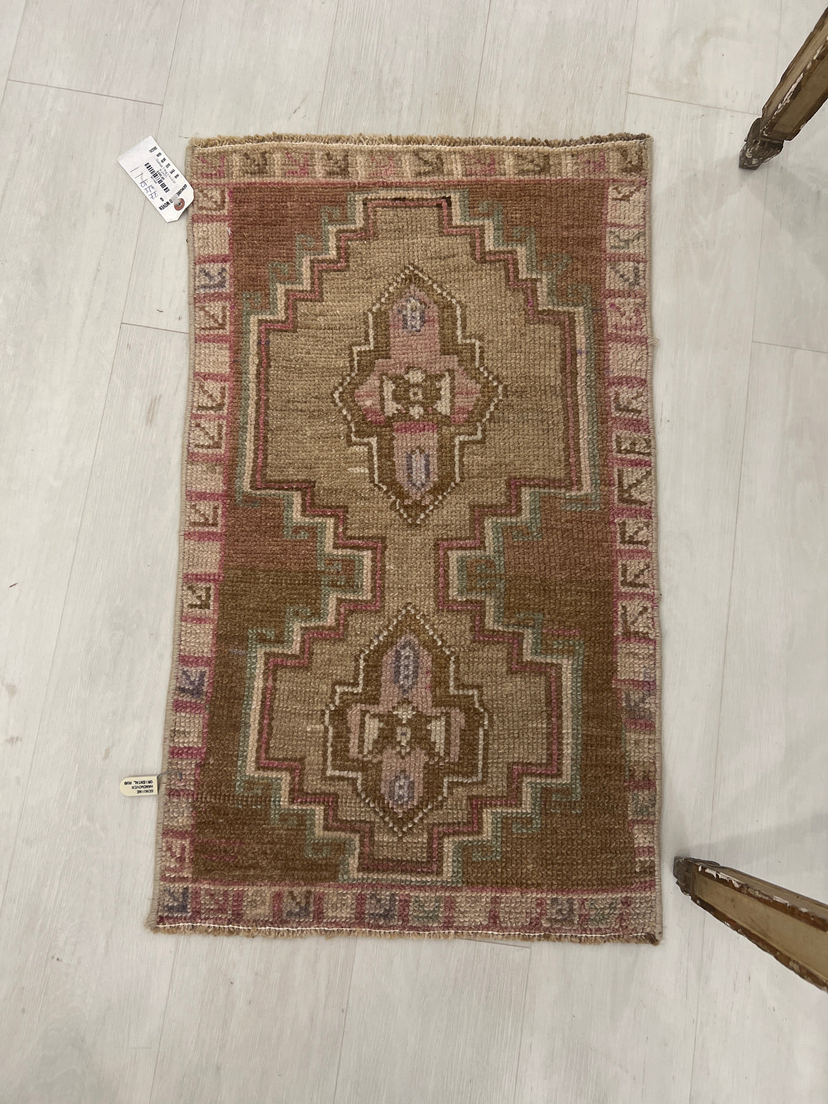 Oushak T Rug 1-9 x 2-10