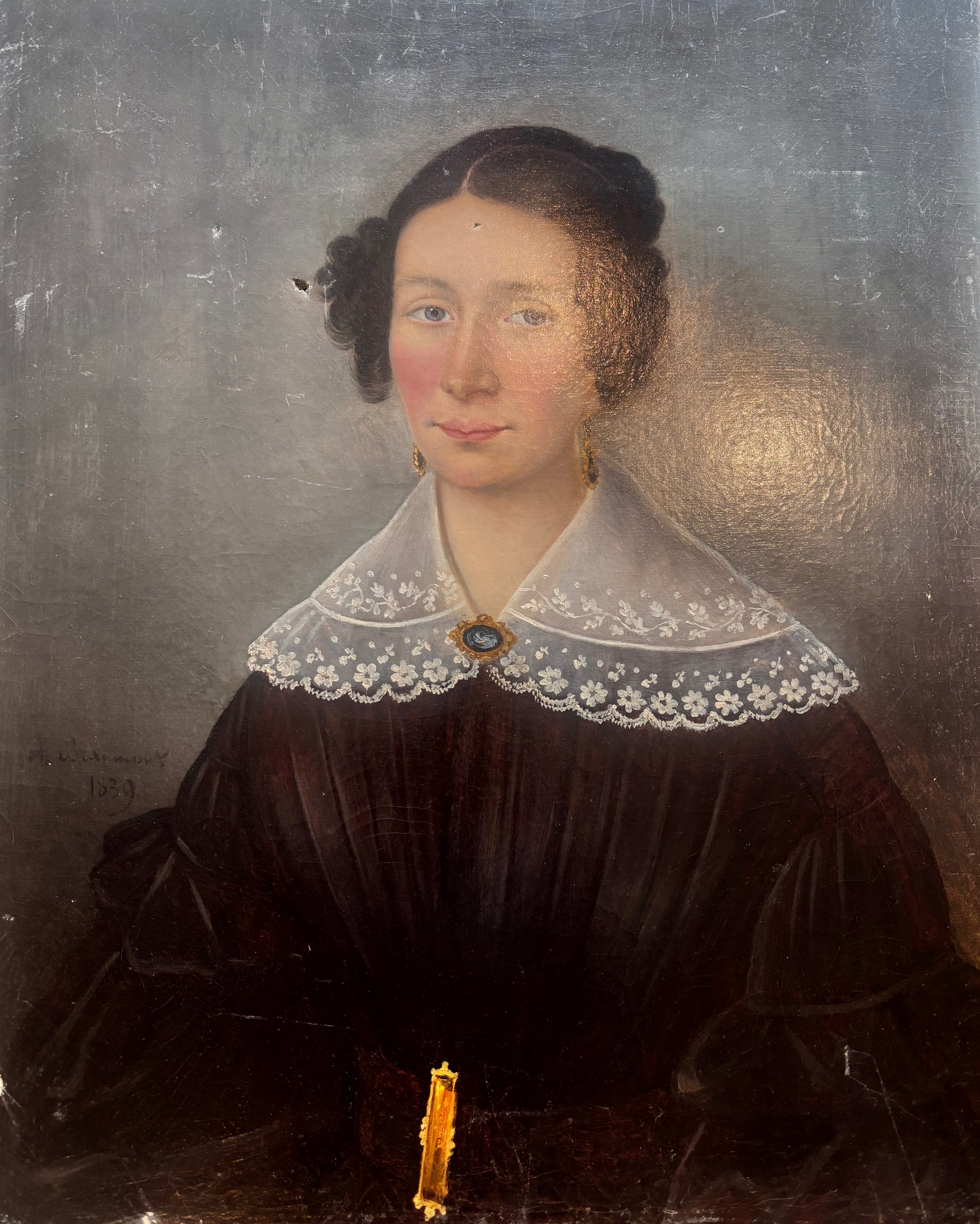 Heritage - Madame Capet (25.5 x 22)