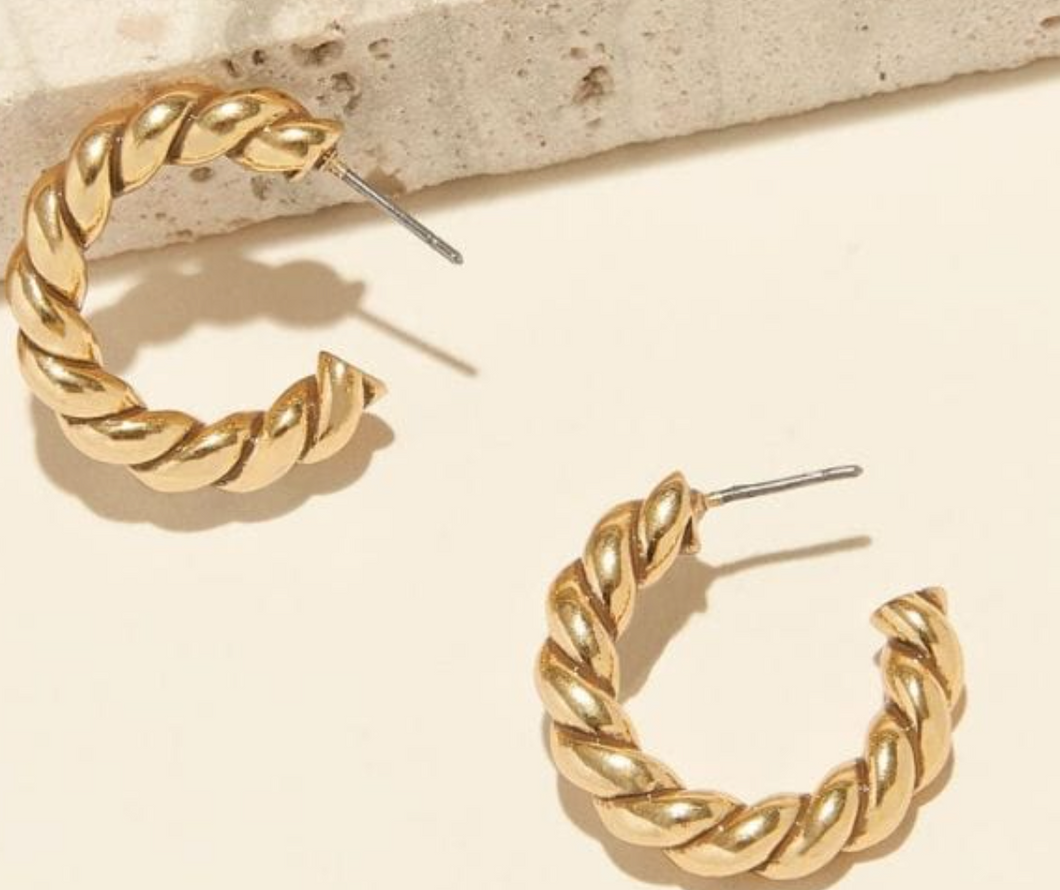 Mira Gold Hoop Earrings
