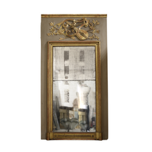 Load image into Gallery viewer, Trumeau c 1780 with Mercury Glass