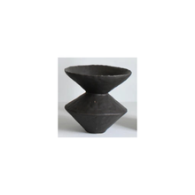 Load image into Gallery viewer, Short Zig Zag Vase in Black